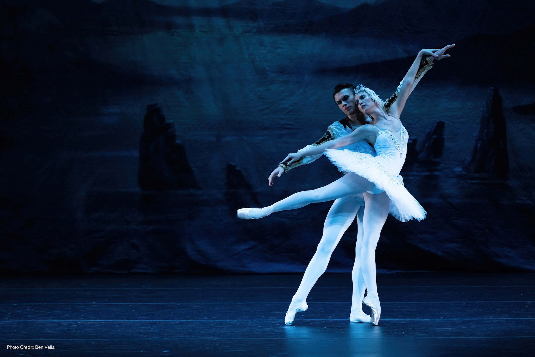 在戰爭的陰影裡起舞——烏克蘭聯合芭蕾舞團首度來台演出《天鵝湖》