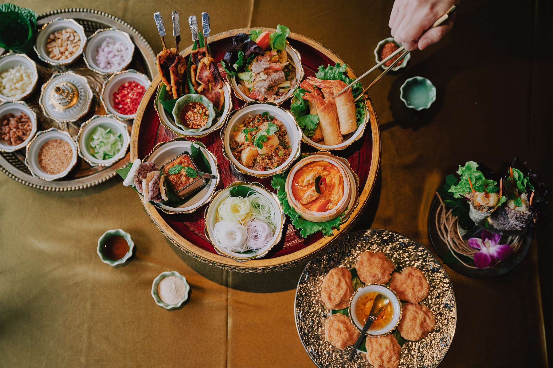 泰菜天王阿明師╳天后阿桐師：別只知道「月亮蝦餅」，酸、辣、香草才是泰國菜的魔法