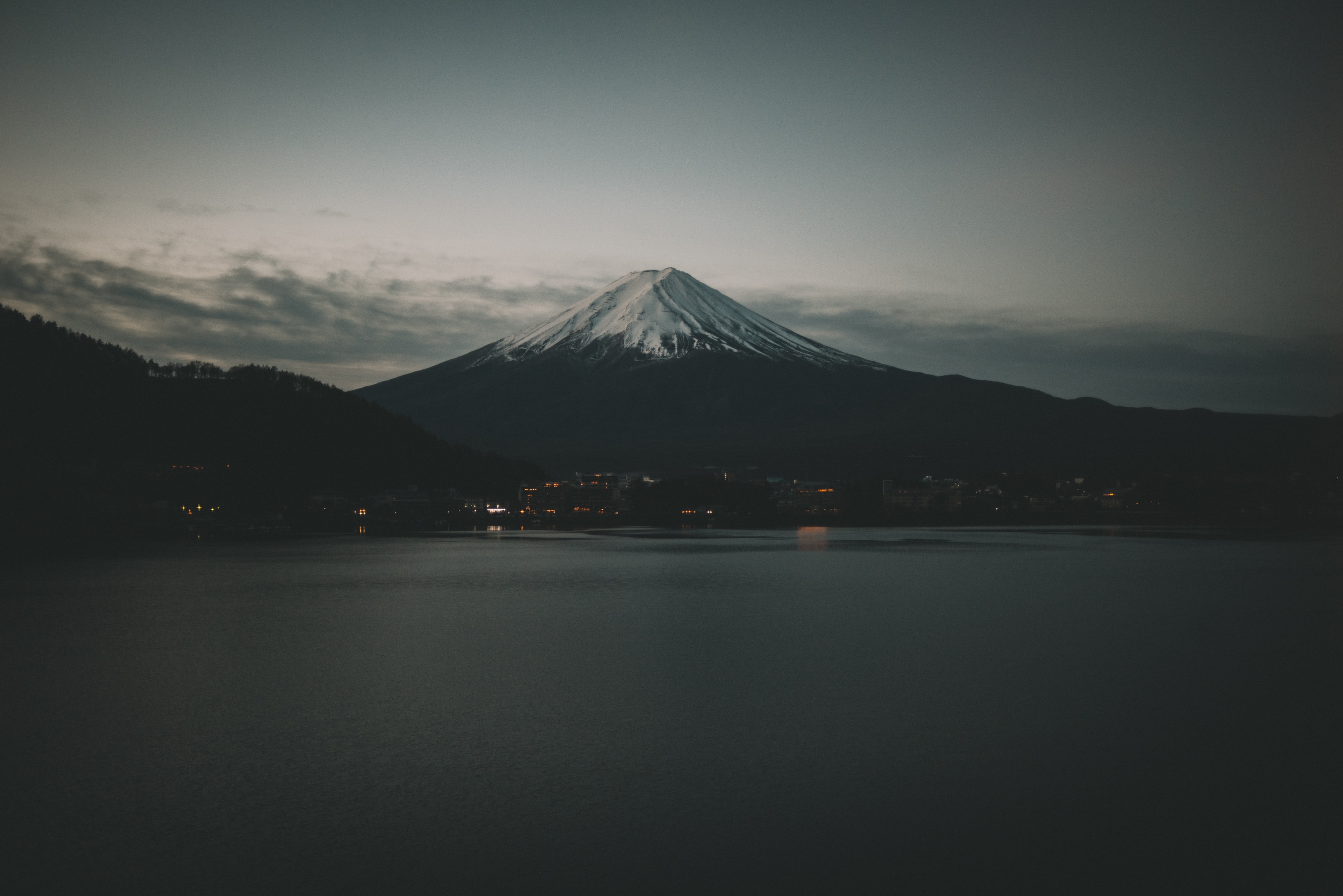 旅行作家謝哲青：登上風雨中的富士山