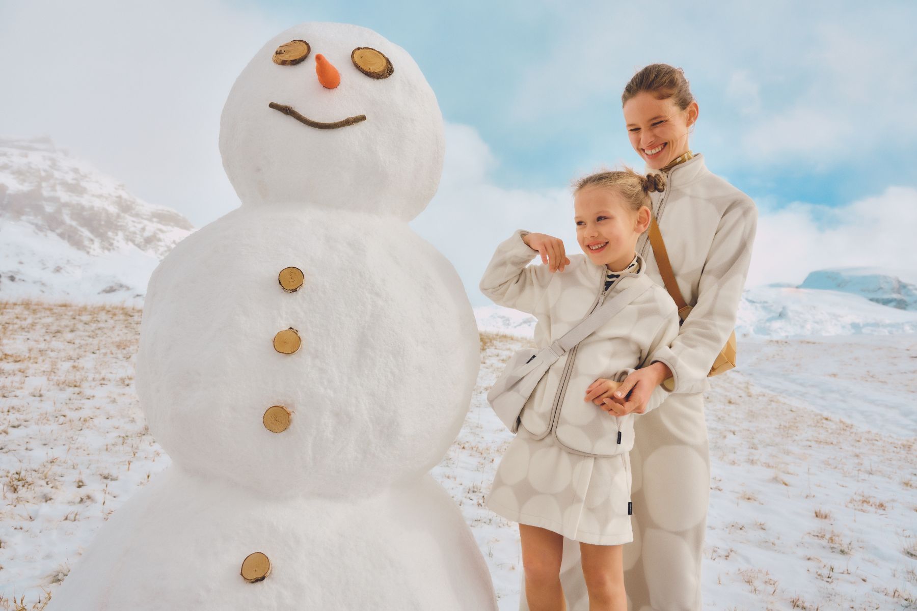 冬日質感穿搭：UNIQLO X Marimekko聯名印花單品，展現北歐風格時尚